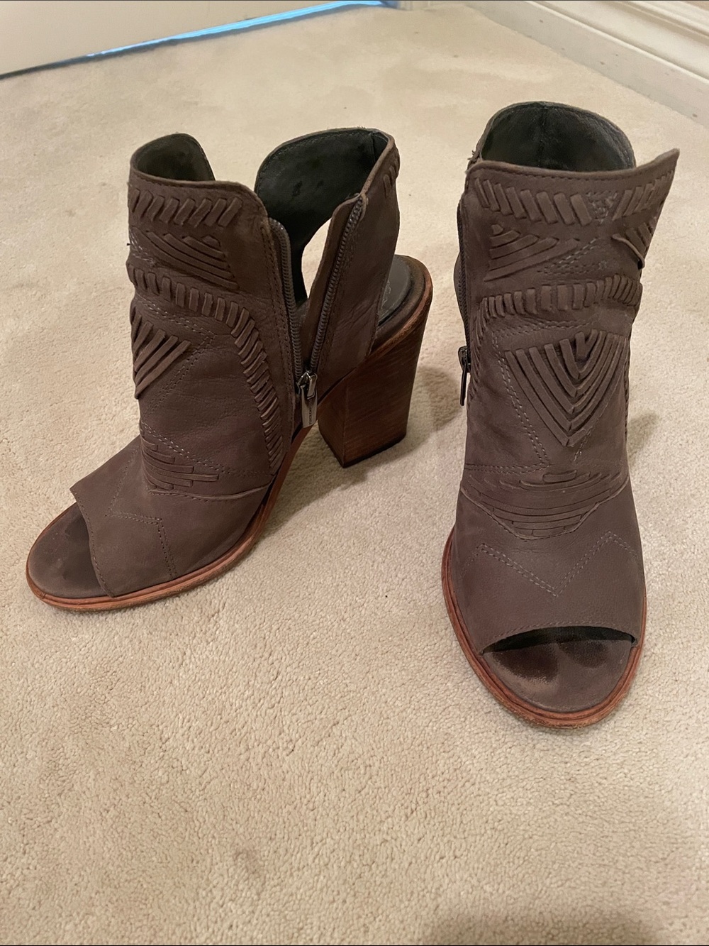 Vince Camito Karinta Block Heel Sandals 8.5